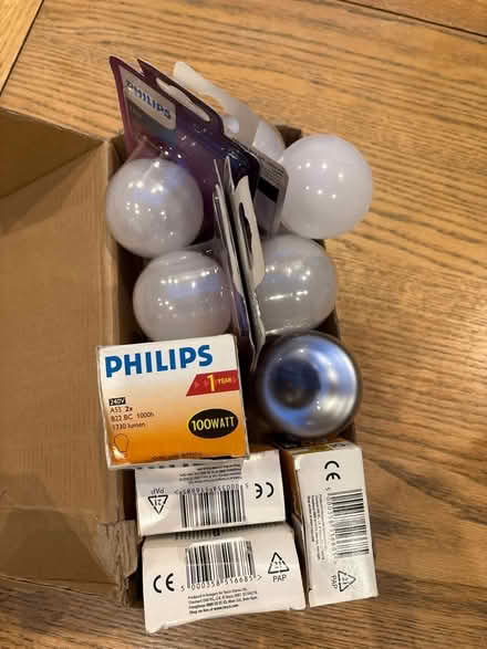 Photo of free Box mixed bayonet light bulbs NEW (Southfields SW19) #3