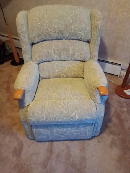 Photo of free HSL Powered rise and recline chair (MK44) #1