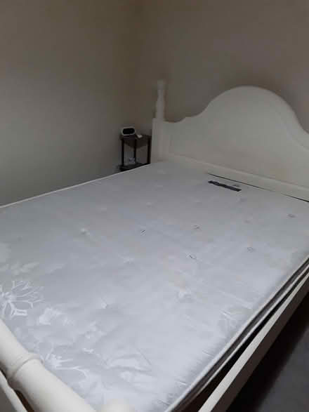 Photo of free King size be and Matree (Penrith) #1