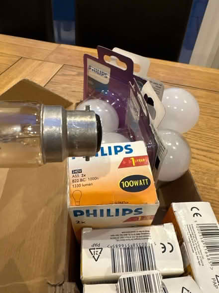 Photo of free Box mixed bayonet light bulbs NEW (Southfields SW19) #4