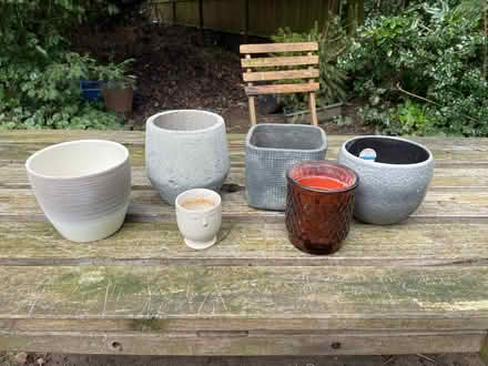 Photo of free Various indoor plant pots (Guildford GU1) #1