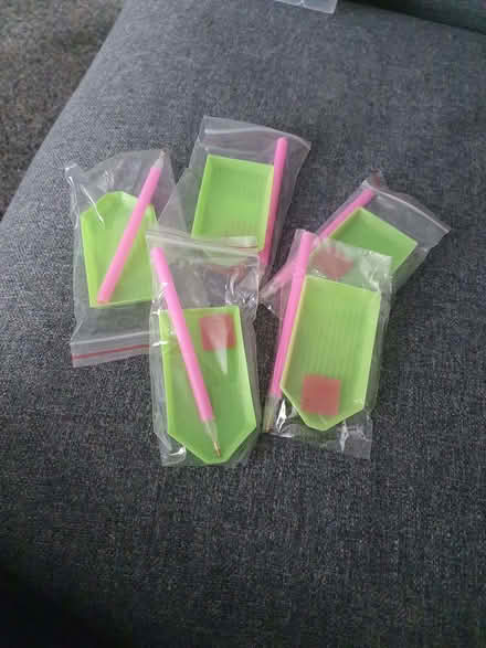 Photo of free Diamond art pen and tray (CO7) #1
