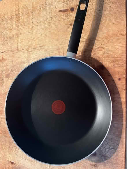 Photo of free Large Tefal frying pan (Chilton OX11) #1