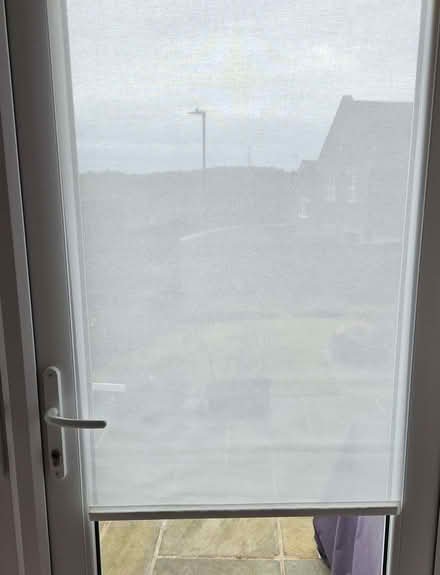 Photo of free Voile roller blind, no fixings (Bilton HG1) #3