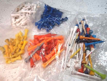 Photo of free GOLF. Tees & Balls (Oakwood LS8) #2