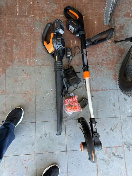 Photo of free Electric edger and blower (Alameda, crown memorial beach) #1