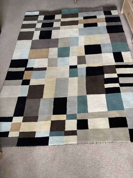 Photo of free Rug (Croydon CR2) #1
