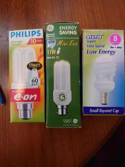 Photo of free 3 long life bayonet bulbs (Warminster BA12) #1