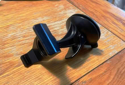 Photo of free Garmin charging lead + window mount (Dorking RH4) #2