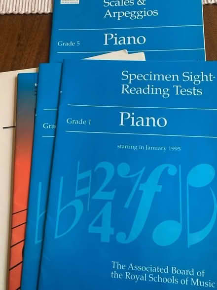 Photo of free Piano sight reading tests + scales book (Bakewell DE45) #1