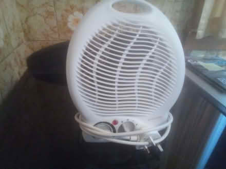 Photo of free Electric fan heater (Currie EH14) #1