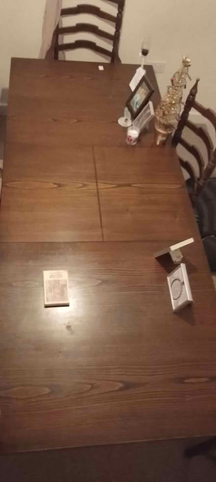 Photo of free Extendable dining table and 6 chairs (Wem SY4) #1