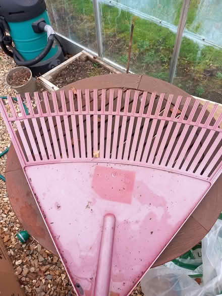 Photo of free Lèaf rake no handle (Trowbridge hilperton BA14 7) #1