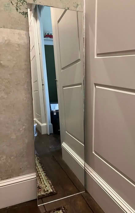 Photo of free Rectangular mirror (HX1 (town centre).) #1