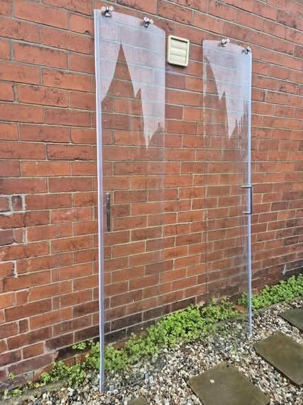 Photo of free Curved glass - two pieces (Leeds. LS7) #1