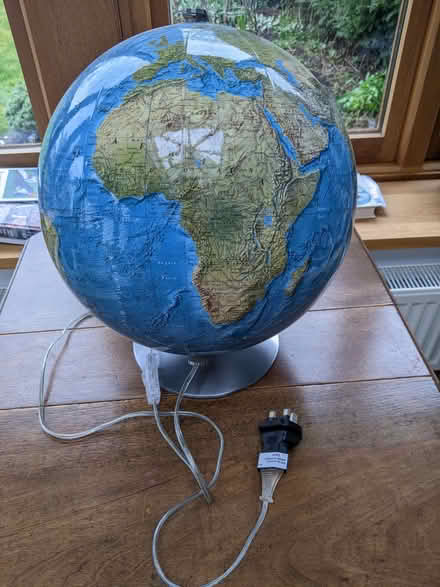 Photo of free Illuminated globe (Cutteslowe OX2) #2