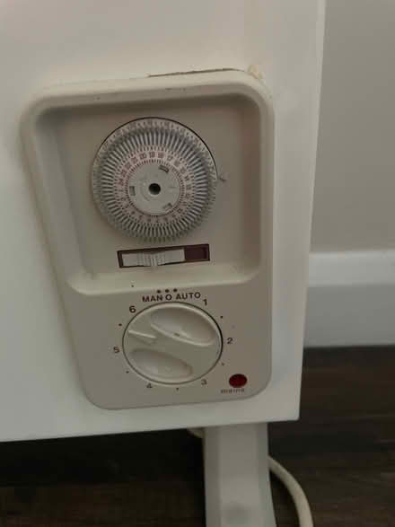 Photo of free Glen electric heater (Ruislip UB10) #2