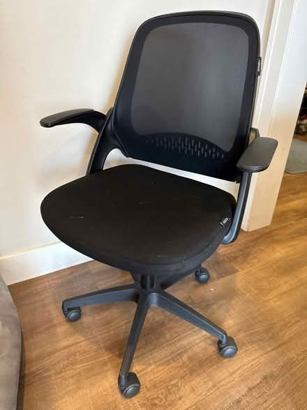 Photo of free Office chair (West of Walmart on Blairsferry) #1