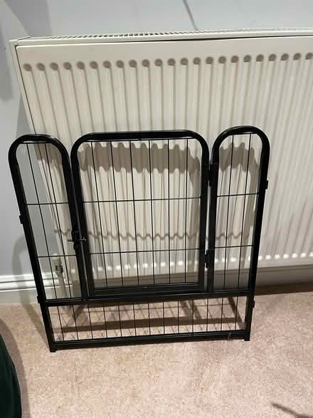 Photo of free Dog play pen (Steyning High Street) #1