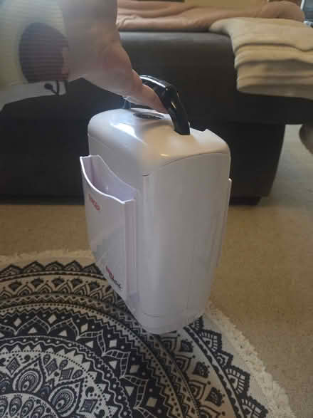 Photo of free Singer sewing storage box (Berkhamsted) #4