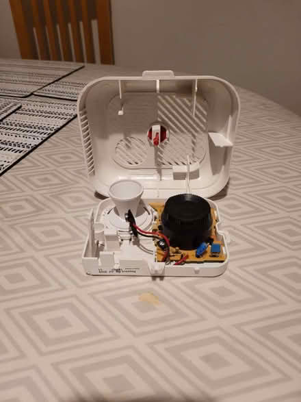 Photo of free Smoke alarm brand new and unused (Rayner's Lane HA2) #2