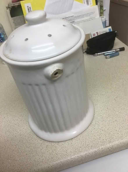 Photo of free Ceramic compost caddy (B62 near Blackheath) #2
