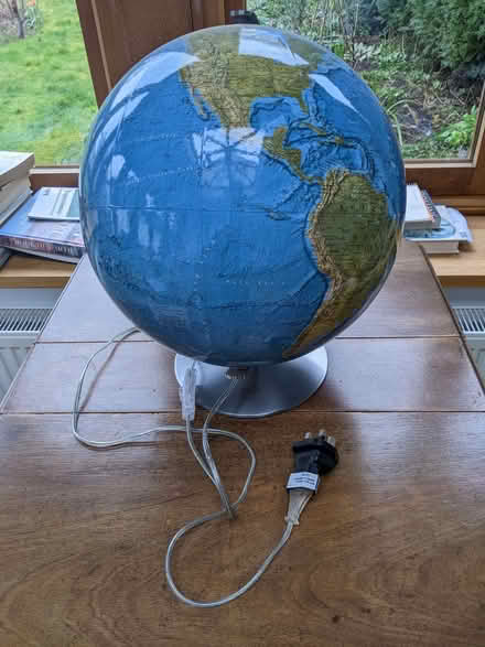 Photo of free Illuminated globe (Cutteslowe OX2) #3