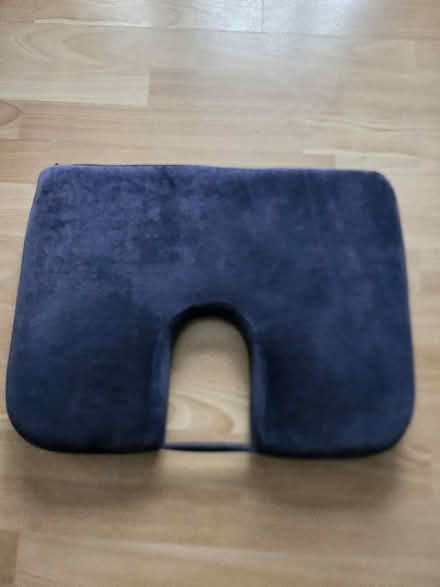 Photo of free Cushion (HA7) #1