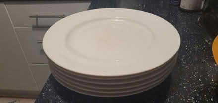 Photo of free 6 white plates (RG1) #1