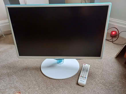 Photo of free Samsung 32" TV Not Smart (Pensby CH60) #1