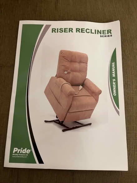 Photo of free Riser recliner electric chair (AL5 Harpenden) #2