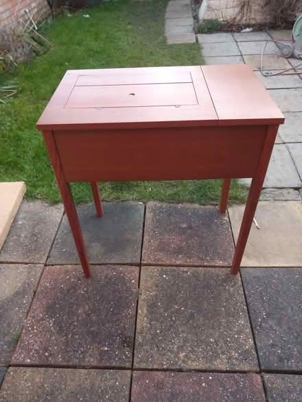 Photo of free Singer sewing machine, with table (Enfield EN2) #3