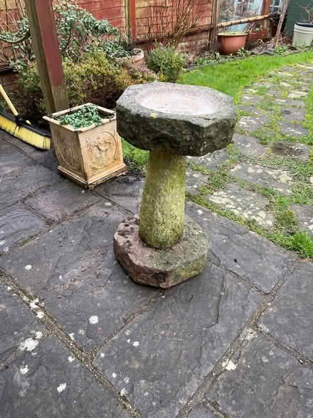 Photo of free Bird bath (AL5 Harpenden) #1