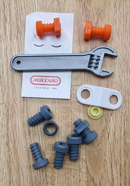 Photo of free Early stage meccano a few bits (AL4) #1