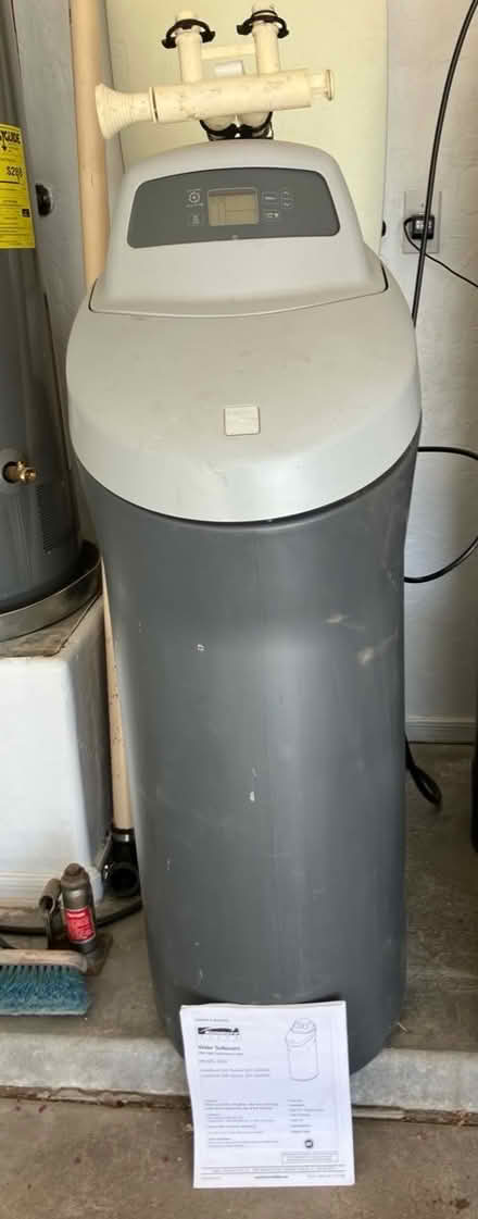 Photo of free Water softener (96th Street & Thunderbird) #1