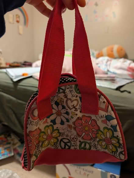 Photo of free Cute little kid flower purse (Main St - Pleasant Ln Lombard) #1