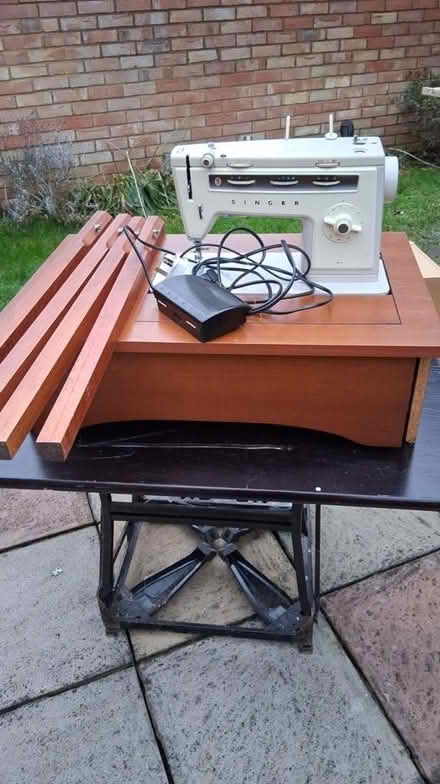 Photo of free Singer sewing machine, with table (Enfield EN2) #2