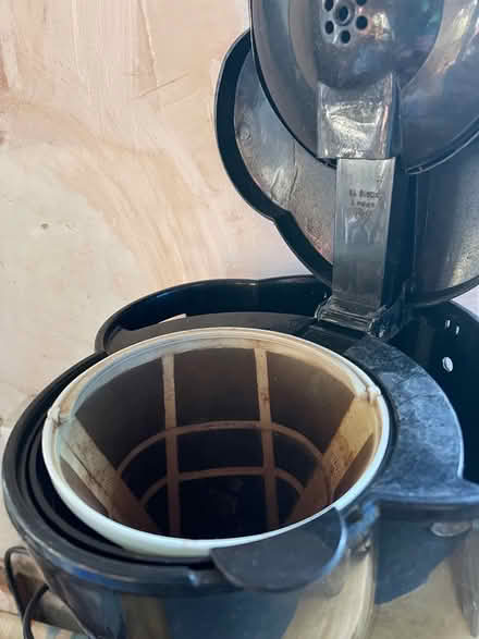 Photo of free De Longhi filter drip coffee maker (Finsbury Park N4) #3