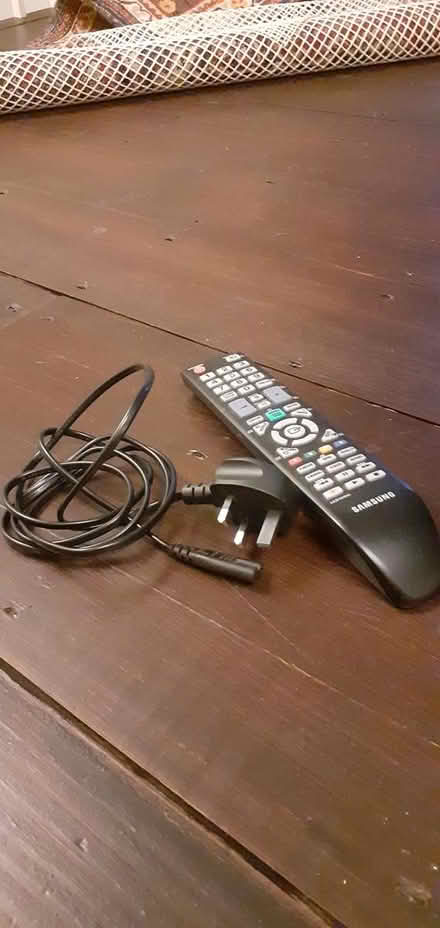 Photo of free Samsung TV (GL6 (Chalford)) #3