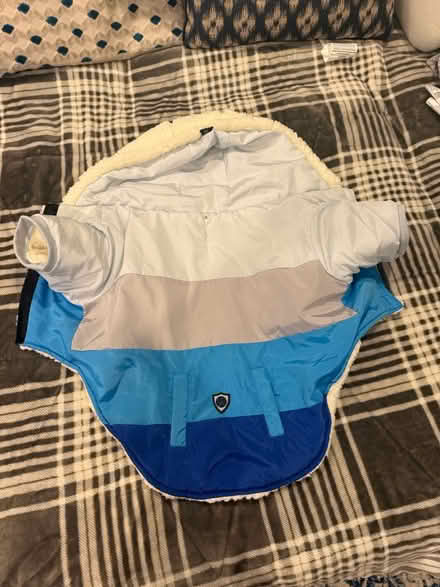 Photo of free Size XL dog jacket brand new (Hyattsville) #1