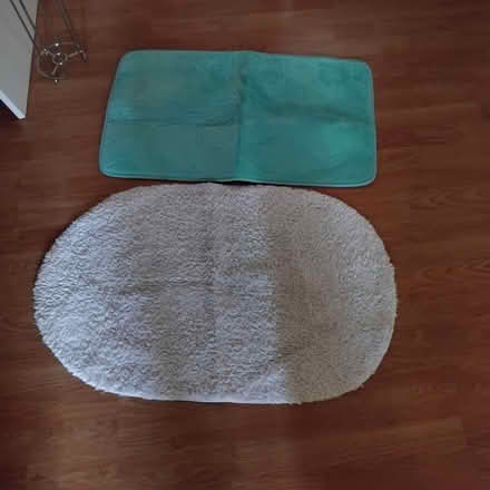 Photo of free Bathmats and looroll holder (Toxteth L8) #1