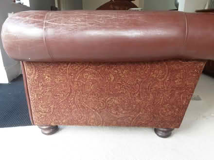 Photo of free Leather 3 setter settee (Ightham Kent) #1