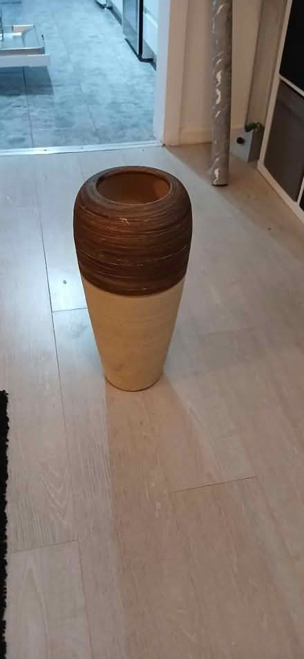 Photo of free Large vase (Staple tye, harlow) #1