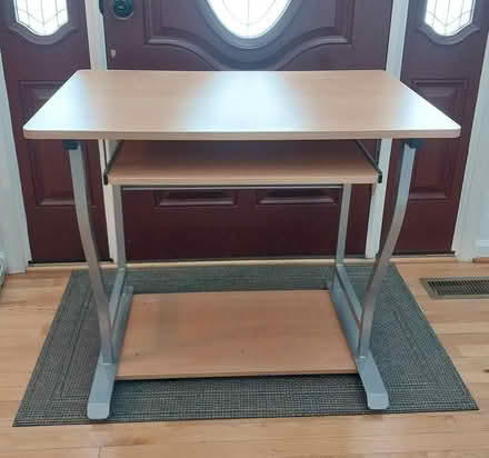 Photo of free desk (Warren County) #1