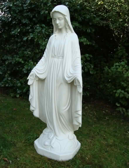 Photo of Virgin Mary statue (Finsbury Park) #1