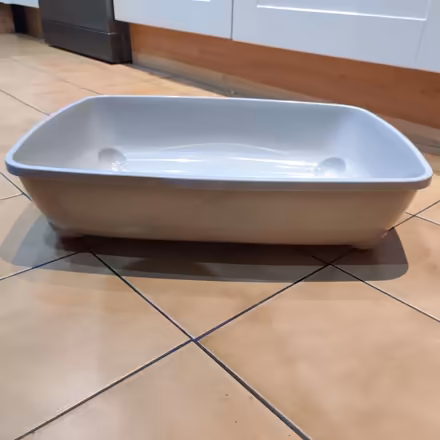 Photo of free Brand new cat litter tray (Princes park, BN22) #2
