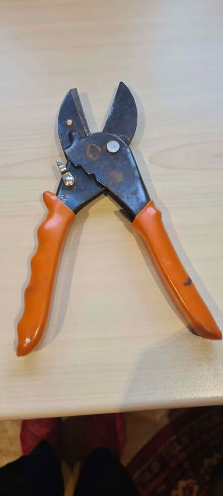 Photo of free Secateurs (Staveley LA8) #2