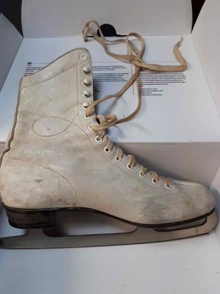 Photo of free Womens's skates (Glen Erin/Council Ring) #2