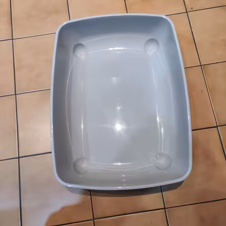 Photo of free Brand new cat litter tray (Princes park, BN22) #1