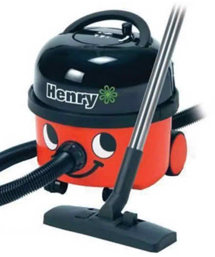 Photo of Vacuum cleaner / Hoover (Round Hill BN2) #1